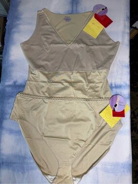 SPANX Plus 3X V-Neck Lace Cami and Matching Panties in Beige